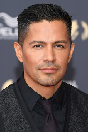 Jay Hernandez photo