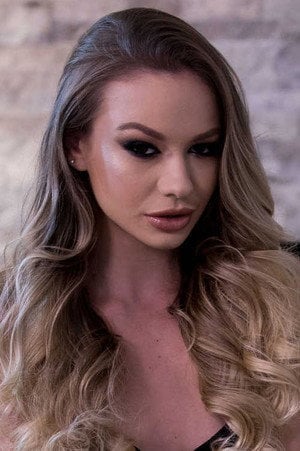 Photo of Naomi Swann from the Latest Netflix gallery