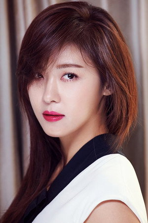 Ha Ji-won photo