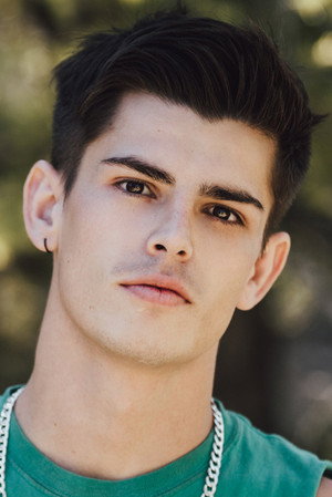 Photo of Seth Peterson from the Latest Netflix gallery