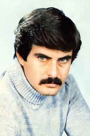 Photo of Tarık Akan from the Latest Netflix gallery