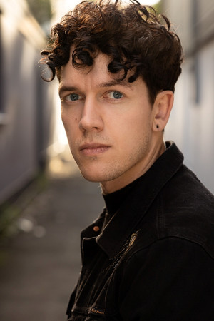 Photo of Fenn Leon from the Latest Netflix gallery