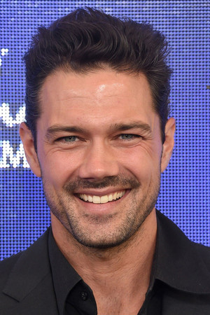 Ryan Paevey photo