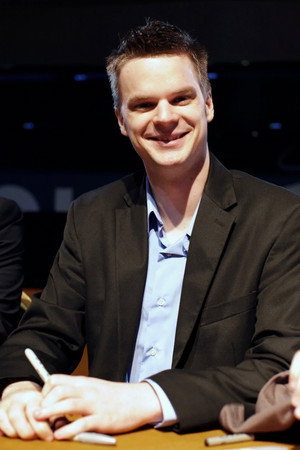 Photo of Mike Lamond from the Latest Netflix gallery