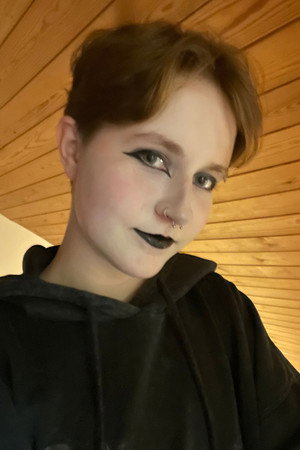 Photo of Sophia Mole from the Latest Netflix gallery