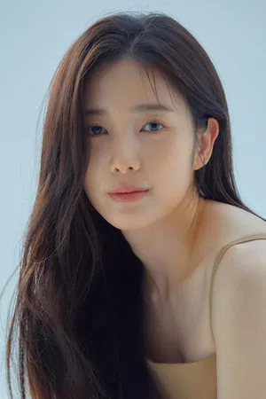 Yoon Chae-kyung photo