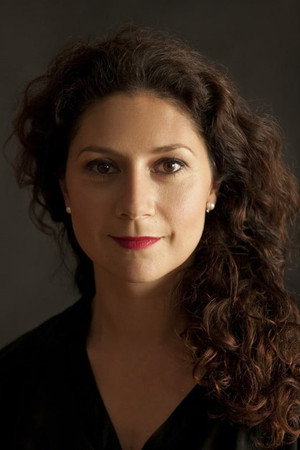 Martha Issová photo