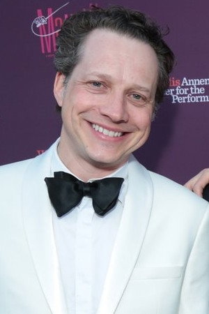 Photo of Chris Walden from the Latest Netflix gallery