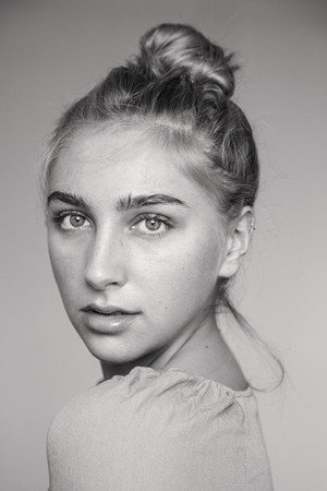 Ella Lily Hyland photo