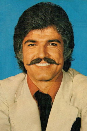 Serdar Gökhan photo