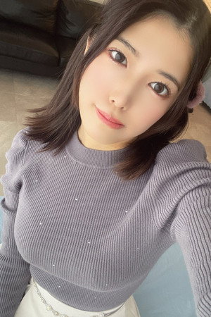 Photo of Miu Aona from the Latest Netflix gallery