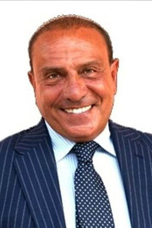 Photo of Oscar Di Maio from the Latest Netflix gallery