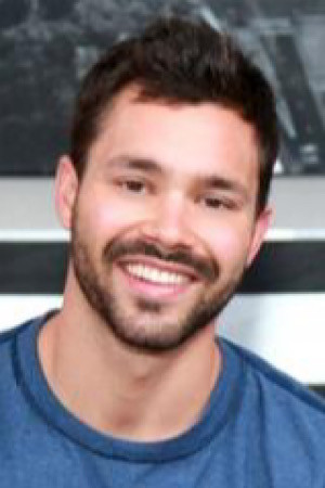 Photo of Sergio Valen from the Latest Netflix gallery