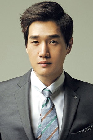 Yoo Ji-tae photo