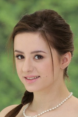 Photo of Gabriella Lati from the Latest Netflix gallery