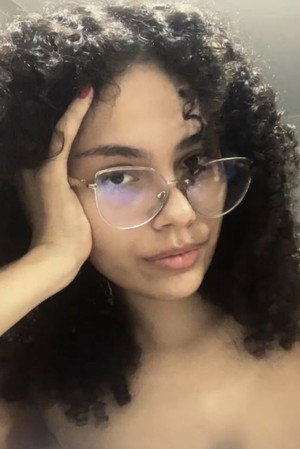 Photo of Sophia Reis from the Latest Netflix gallery
