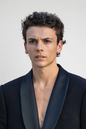 Photo of Francesco Gheghi from the Latest Netflix gallery