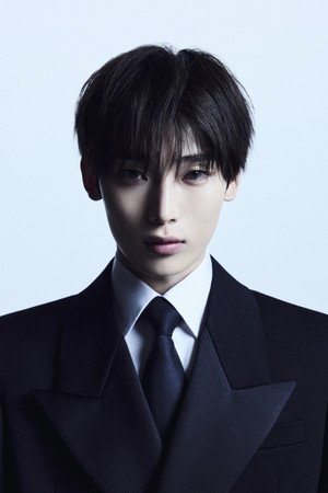 Photo of Sunoo from the Latest Netflix gallery