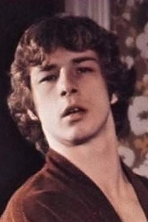 Photo of Chris Dean from the Latest Netflix gallery