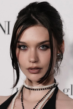 Photo of Amanda Steele from the Latest Netflix gallery