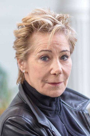 Zoë Wanamaker photo