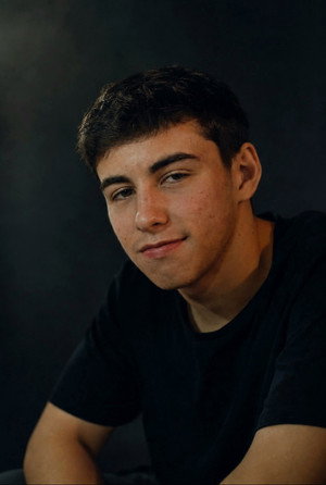 Photo of Román Conde from the Latest Netflix gallery