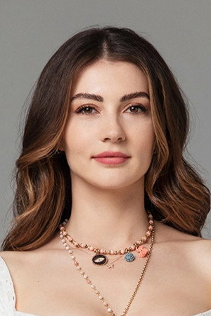 Photo of Burcu Özberk from the Latest Netflix gallery