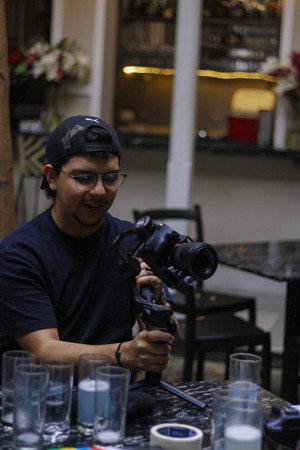 Photo of Andrés Certuche from the Latest Netflix gallery