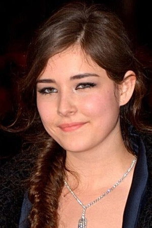 Photo of Tuğba Sunguroğlu from the Latest Netflix gallery