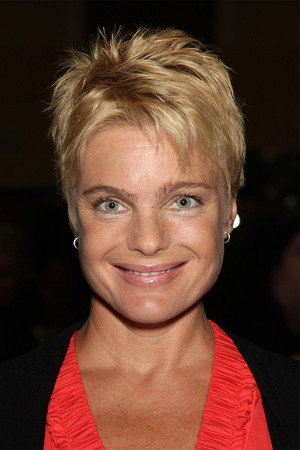 Erika Eleniak photo