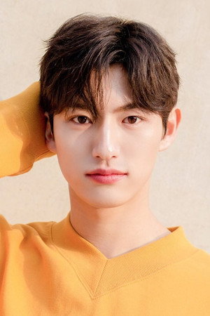 Photo of Son Hyun-woo from the Latest Netflix gallery