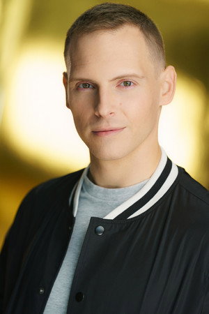 Photo of Chris Silcox from the Latest Netflix gallery