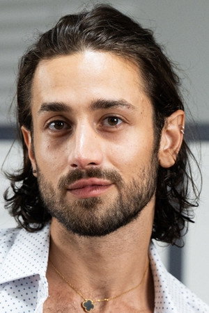 Photo of Noah Asli from the Latest Netflix gallery