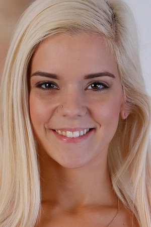 Photo of Halle Von from the Latest Netflix gallery