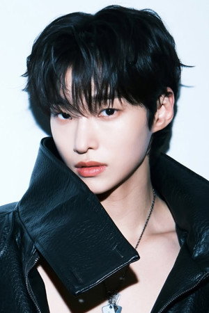 Photo of Kan Hyeon-bae from the Latest Netflix gallery