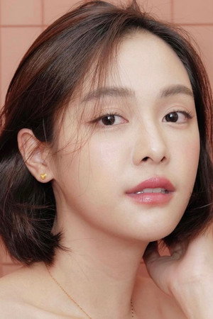 Photo of Eisaya Hosuwan from the Latest Netflix gallery