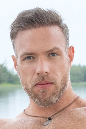 Photo of Alex Mecum from the Latest Netflix gallery