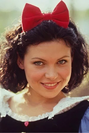 Photo of Julia Larot from the Latest Netflix gallery