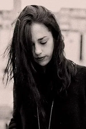 Photo of Dana Bonilla from the Latest Netflix gallery