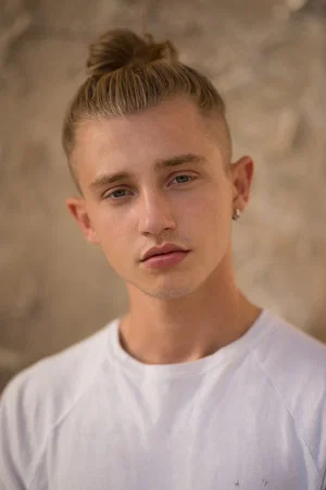 Photo of Ryan Dean from the Latest Netflix gallery