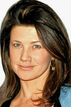 Daphne Zuniga photo