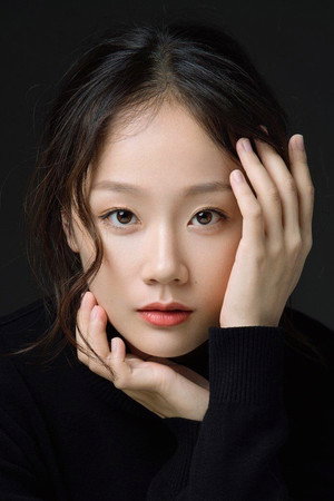 Photo of Zhang Xinyi from the Latest Netflix gallery