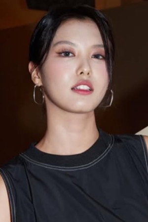 Photo of Lee Ahin from the Latest Netflix gallery