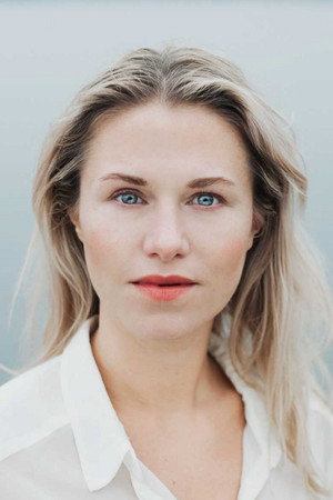 Photo of Caroline Glomnes from the Latest Netflix gallery