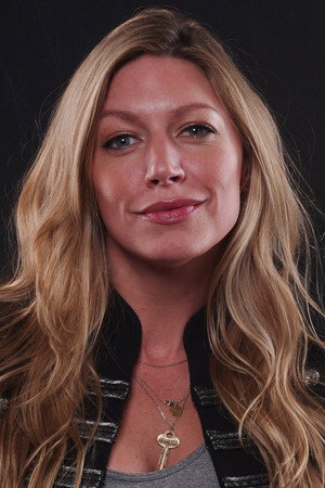 Jes Macallan photo