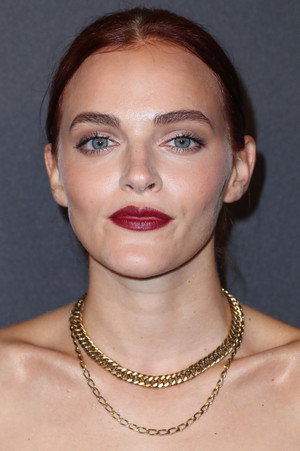 Madeline Brewer photo