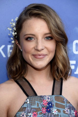 Photo of Samantha Isler from the Latest Netflix gallery