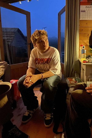 Photo of Seth Harrison from the Latest Netflix gallery