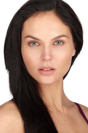 Photo of Anna Oris from the Latest Netflix gallery