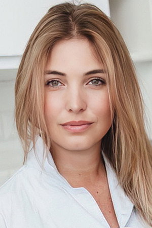 Photo of Angèle Vivier from the Latest Netflix gallery